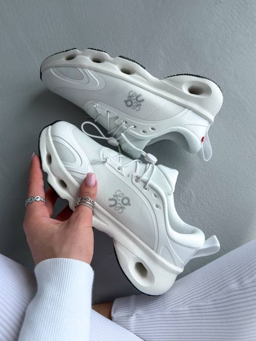 On Cloudsolo x Loewe White он кросівки білі