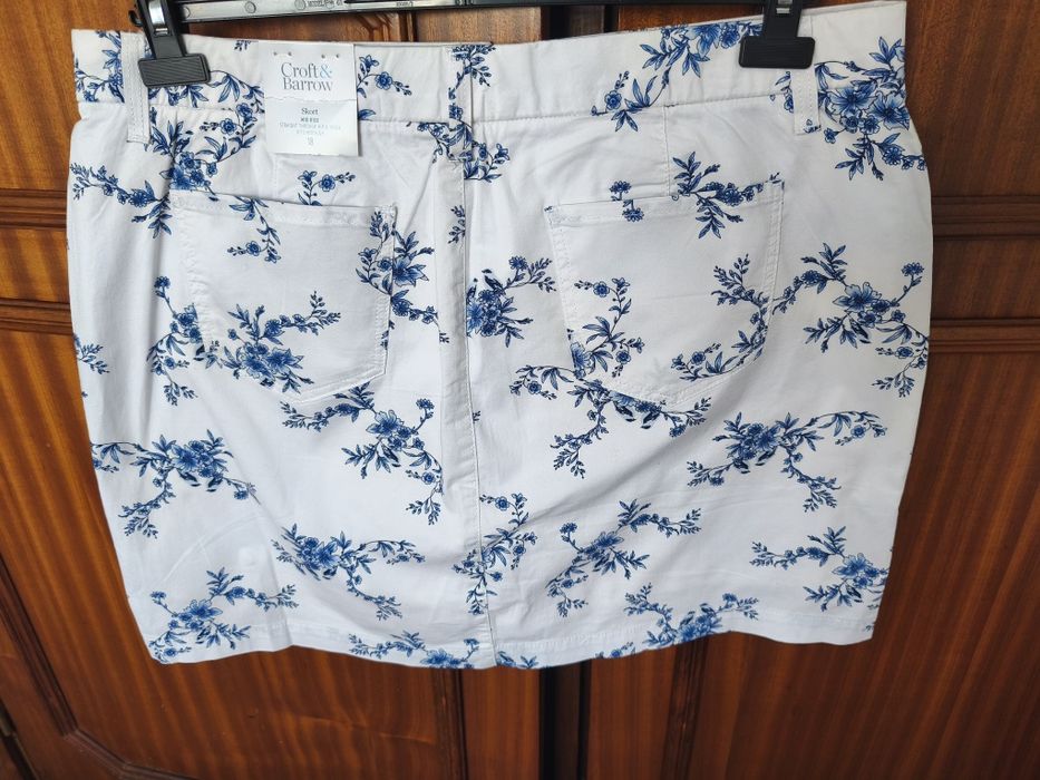 Calções Saia floridos novos