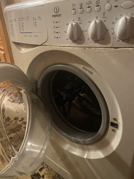 Пральна машина INDESIT WIL85 EX BG