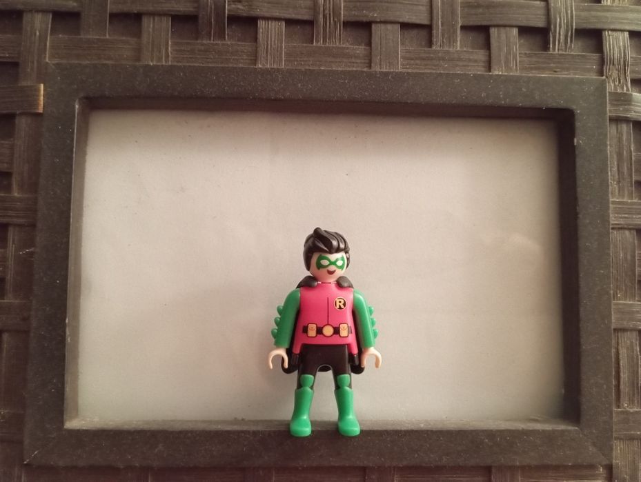 Playmobil DC Kinder ( troca ou venda )