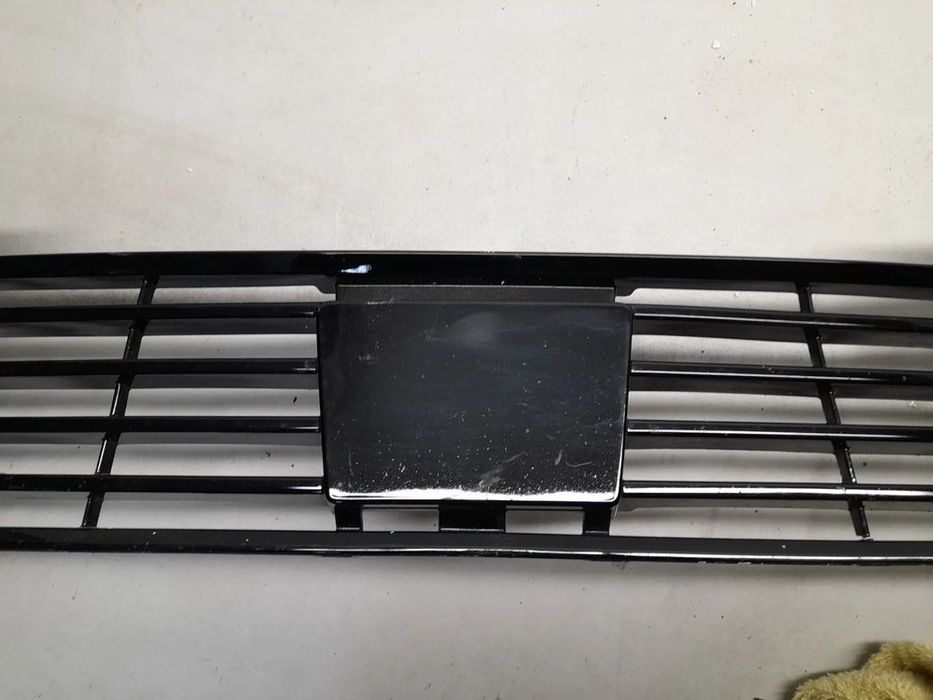 Opel Astra L VI 6 kratka środkowa zderzaka przód przedniego 9839979680