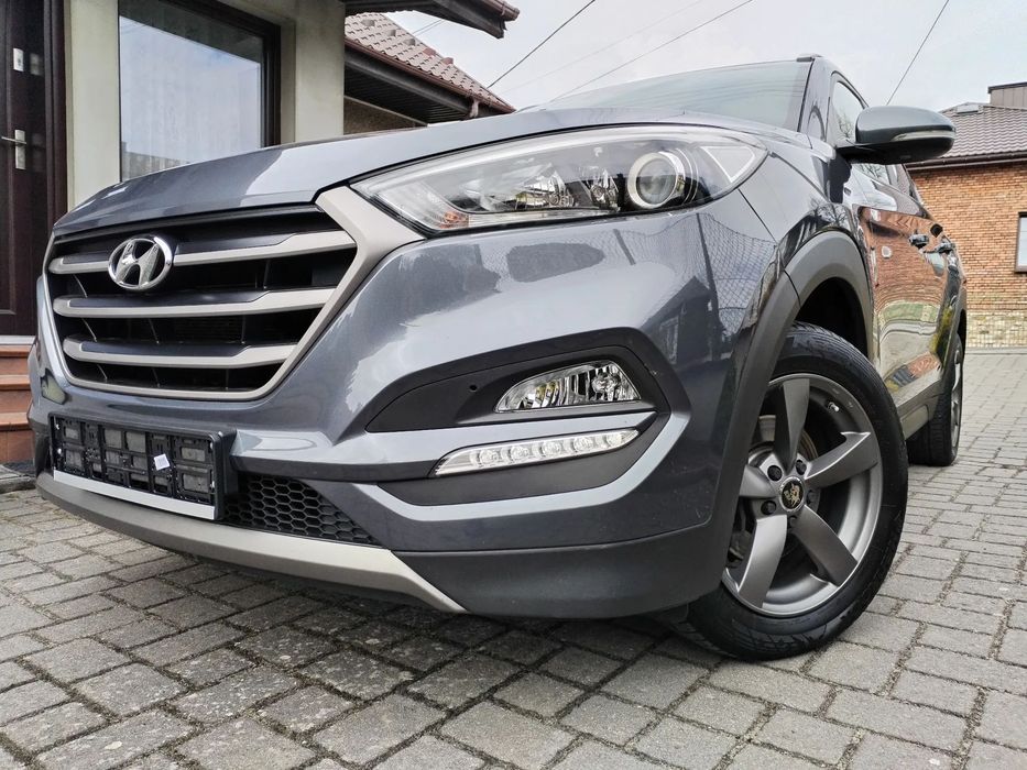 Hyundai Tucson klima/grzana kiera fotele/martwe pole/czyta znaki/navi/camera/wypasion
