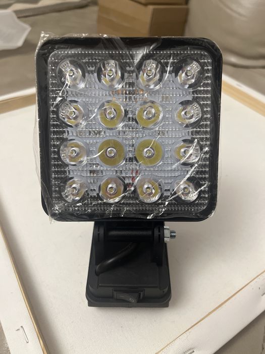 Лампа прожектор DeWalt 16 Led (без акумулятора)