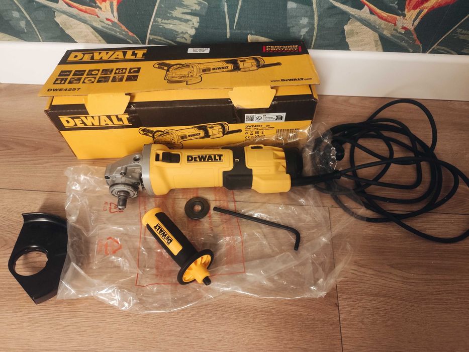 Szlifierka DeWalt 4257  - uszkodzona