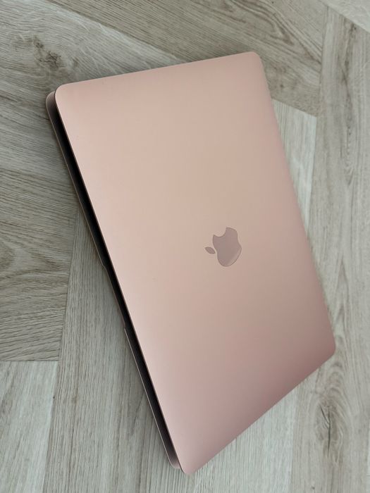 Apple MacBook Air M1 (2021) – 8GB RAM / 256GB SSD/ 13”