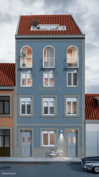 Building for Full Rehabilitation with Approved Project – Central Porto
