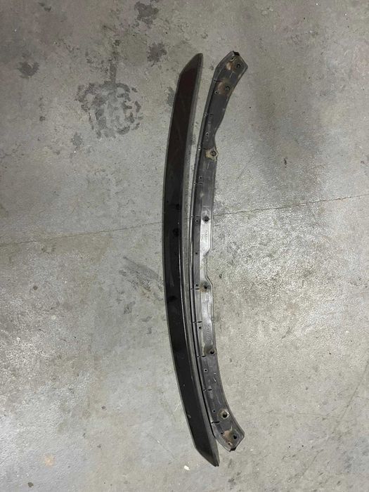 Listwa na rant maski Toyota Hilux VIII 15-20 oryginalna