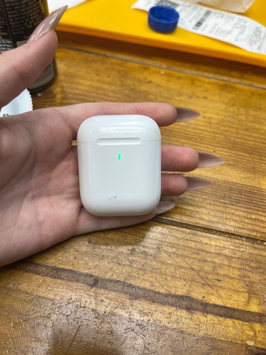 Наушники Apple AirPods