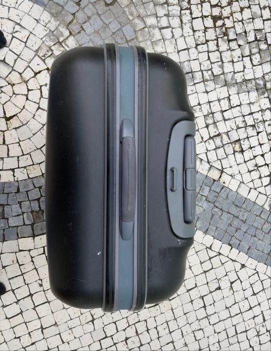 Mala de viagem da Delsey preta