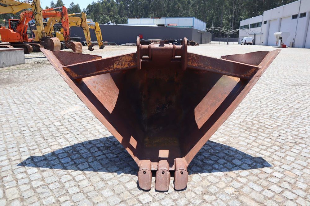 Balde Trapezoidal 2096-530 mm EQ 15-24 t Morin M6