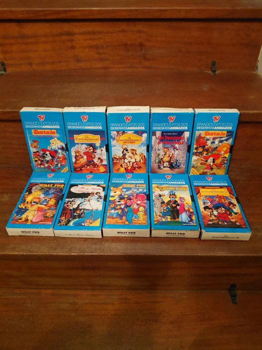 Conjunto de cassetes antigas em bom estado. A funcionar