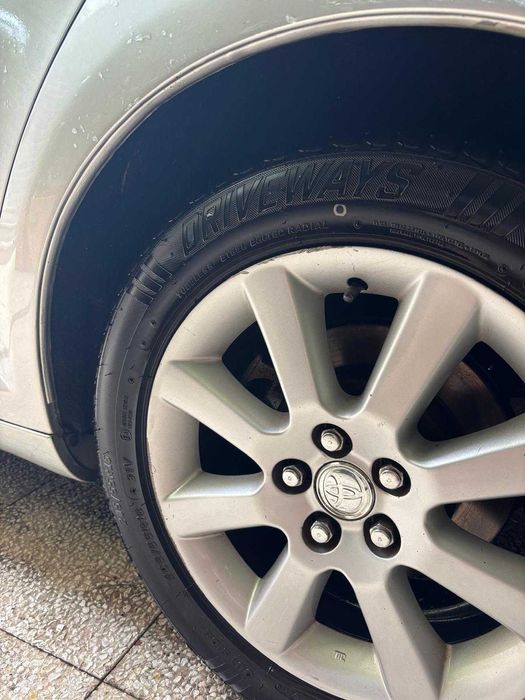 Toyota Avensis — fotografia 8