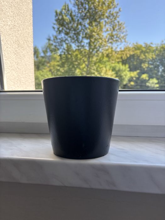 Oslonka na doniczke czarna fi 13 cm ceramiczna ceramika