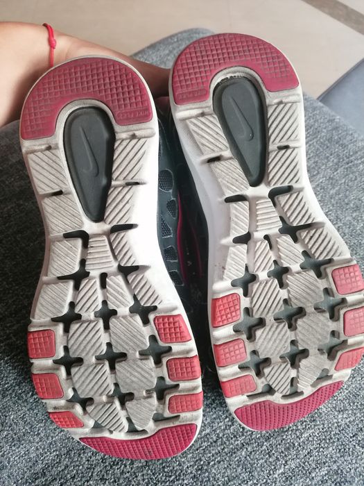 Ténis Nike preto/rosa