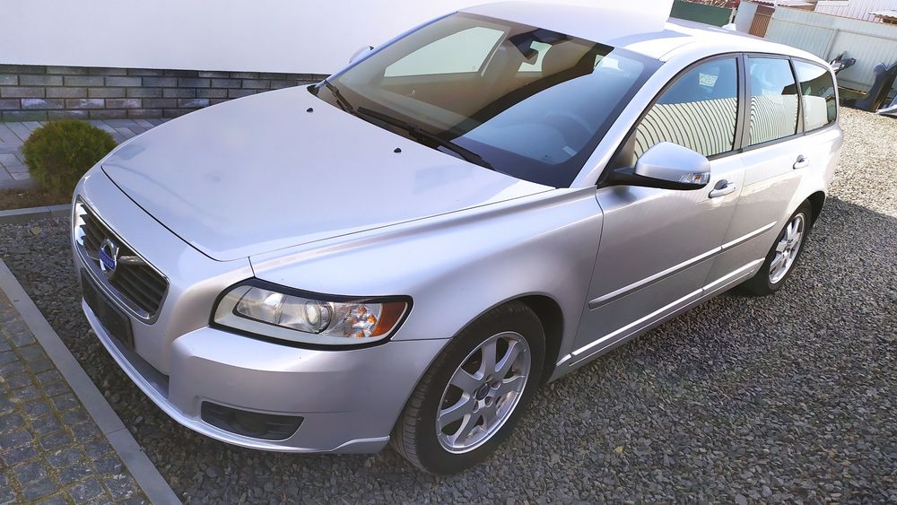 Вольво V50 Volvo V50 Двері передні/задні 426-26