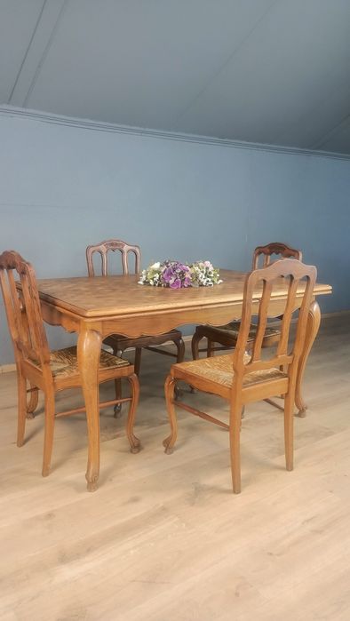 Rozkładany stół Ludwikowski plus 4 krzesła