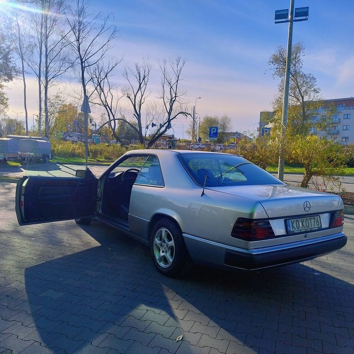 Mercedes Benz C124 Coupe