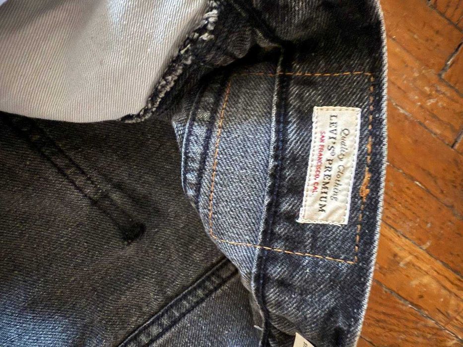 Нові джинси Levis.