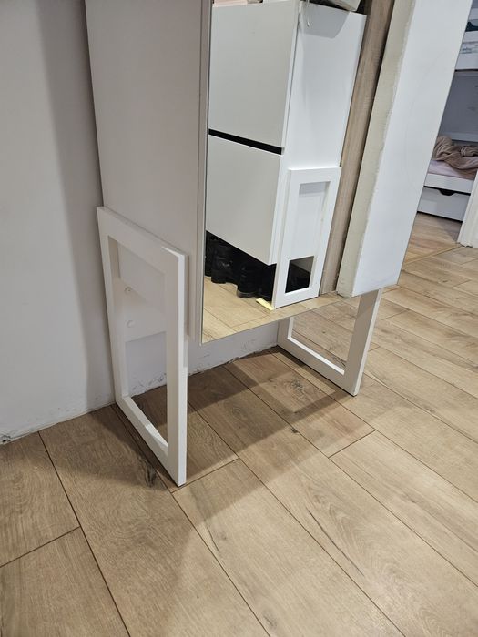 Szafa do przedpokoju z lustrem garderoba