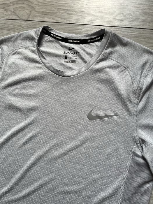 Футболка Nike running dri-fit