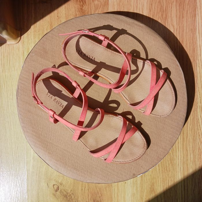 Sandały różowe rozm. 37