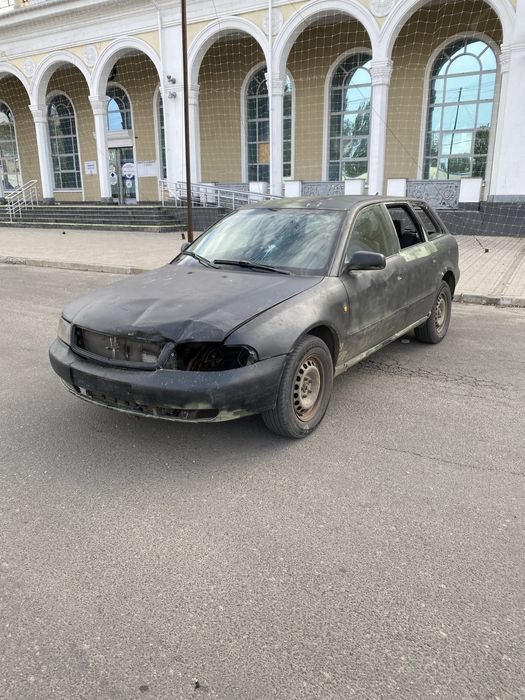 Продам Ауди А4Б5 бензин