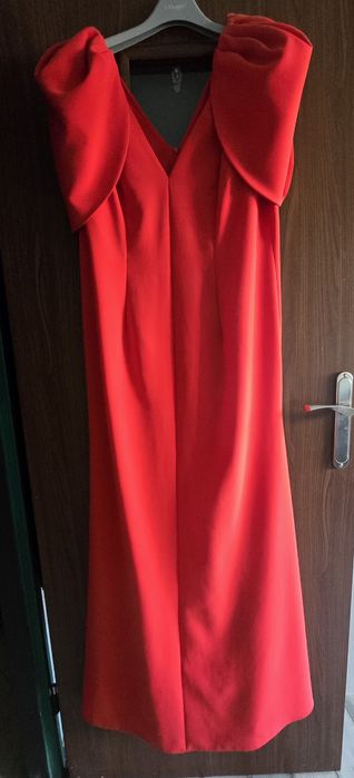 Piekna hiszpańska suknia wieczorowa