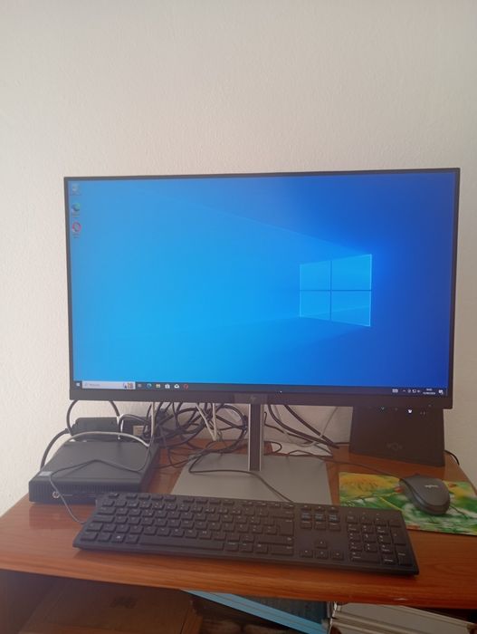 Computador HP + ecrã HP + teclado + rato