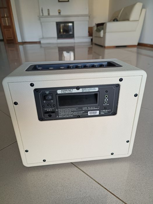 Amplificador de viola ou guitarra ou outros