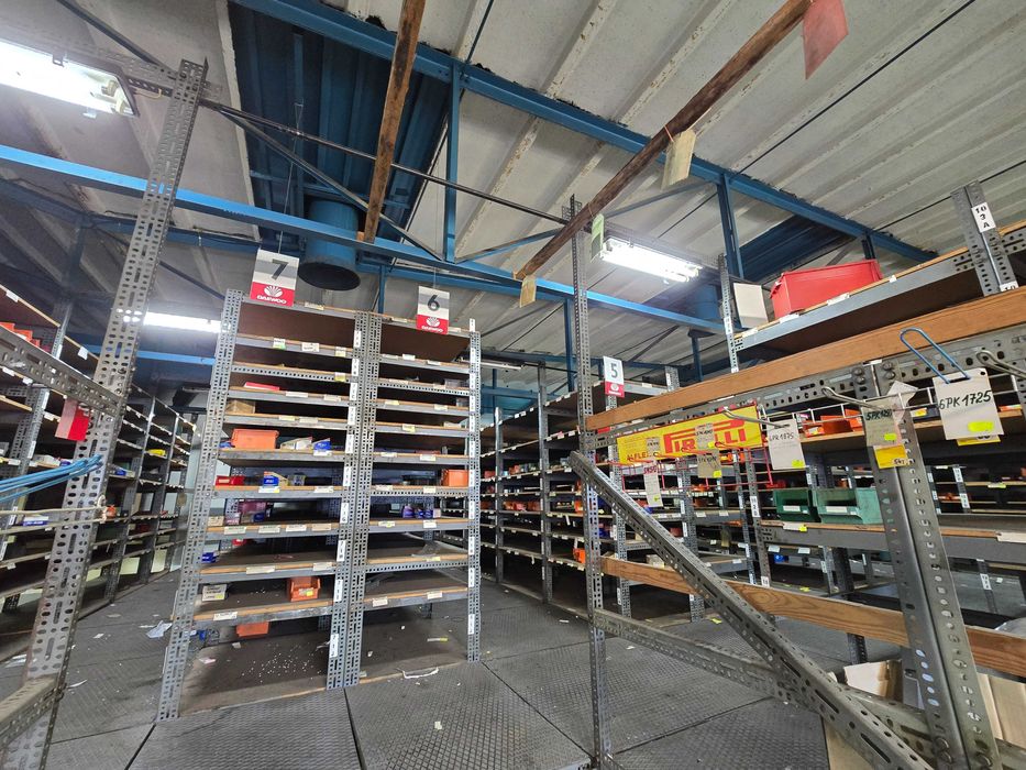 Hala magazyn warsztat z socjalem i parkingiem