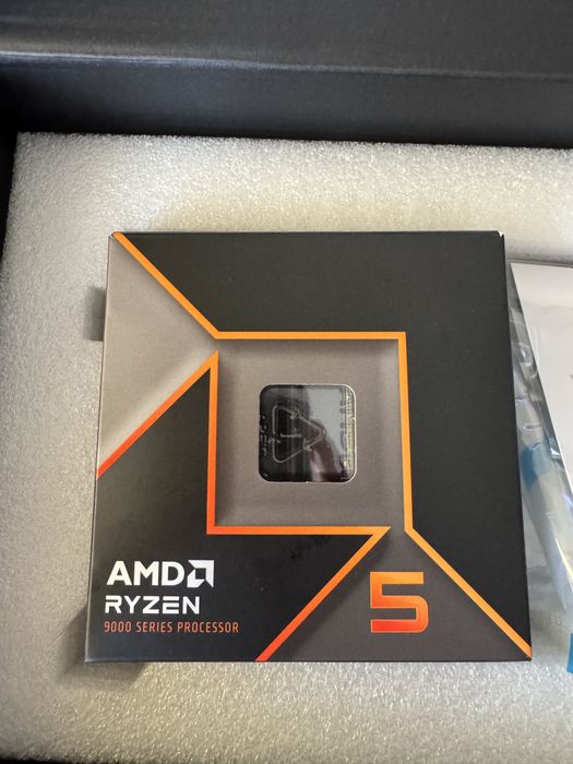 Pc Gaming RYZEN 5 9600 RX9060XT 32GB RAM 2.5TB ROM