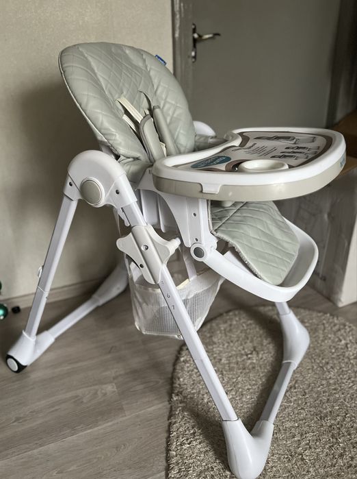 Дитячий стільчик для годування