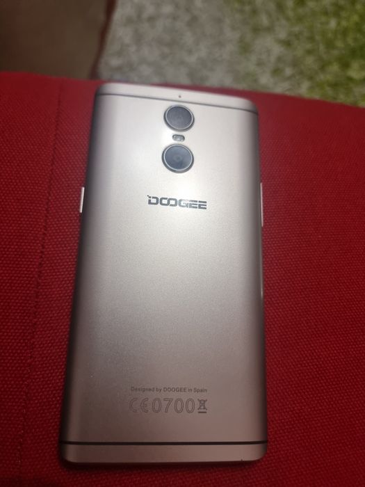 Телефон DOOGEE  бу