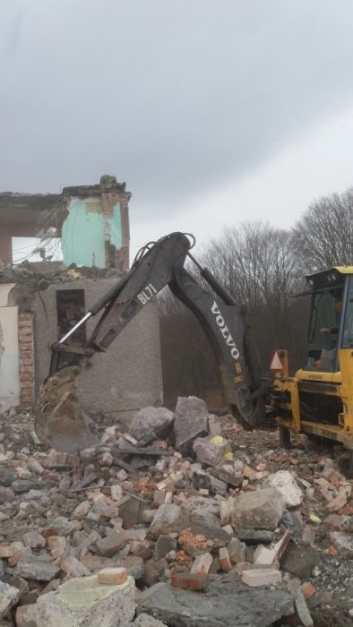 Usługi koparką ,minikoparka koparką obrotową. Transport kruszywa.