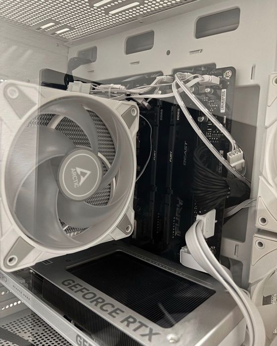 Sprzedaję komputer do gier