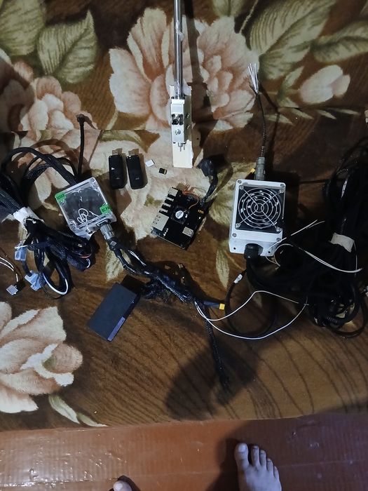 Єлектроника и другие запчасти для летательних моделей