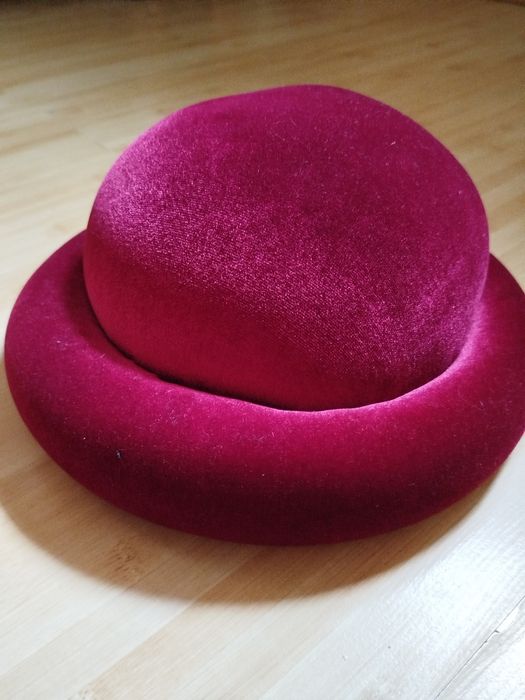 Капелюхи жіночі класичні