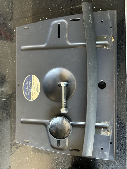 Suporte para TVs CRT (antigas) mas pequenas.