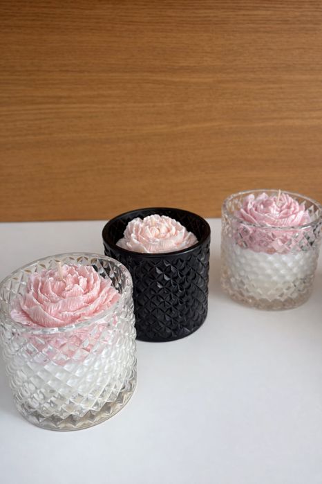 Świeca sojowa w krysztale piwonia