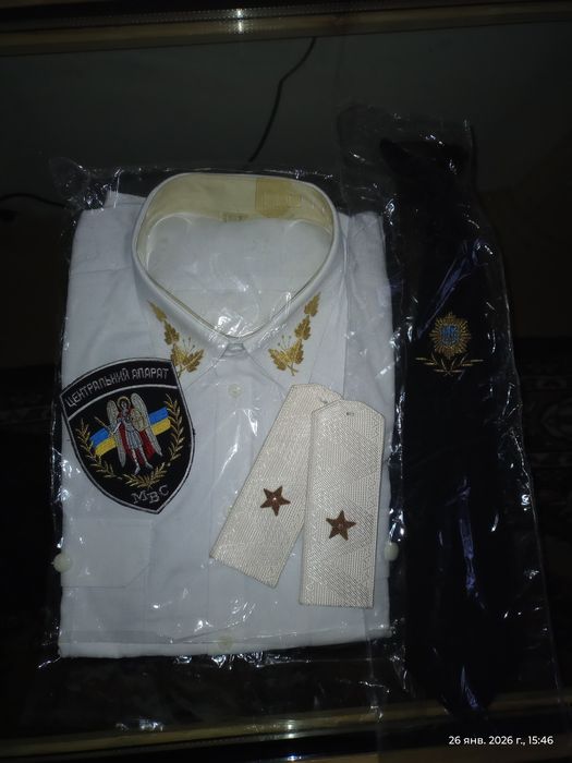 Сорочки, галстук и,шеврони,пагони  МВС.