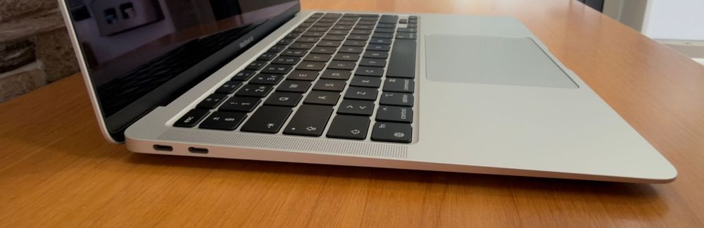 Mac book AIR M1 256GB