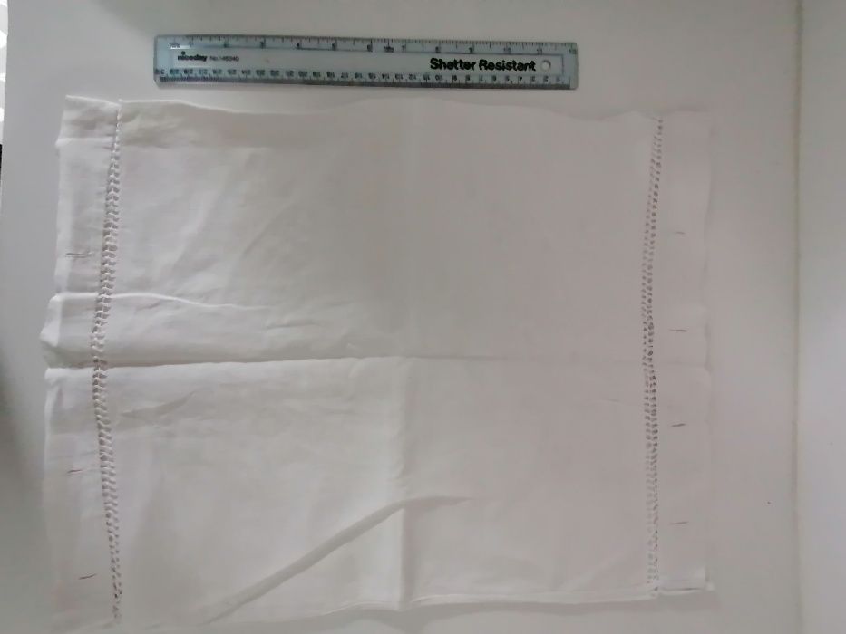 Fronha e barra de lençol antigas de bébé/ criança
