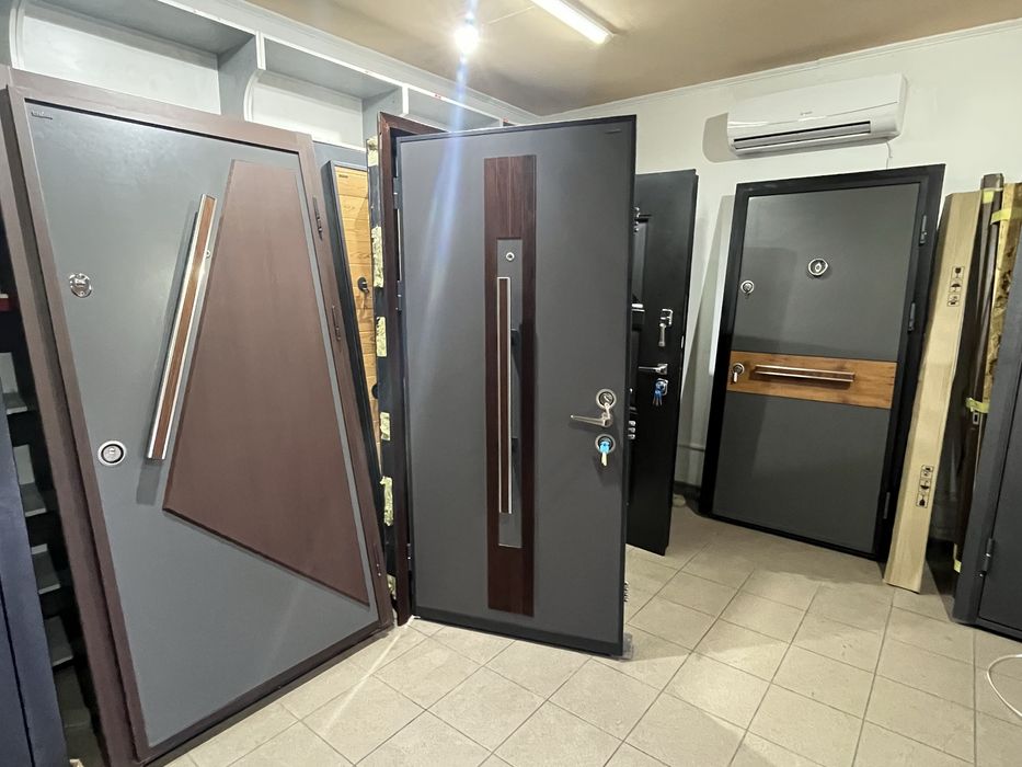 Двері вхідні броньовані РОЗПРОДАЖ