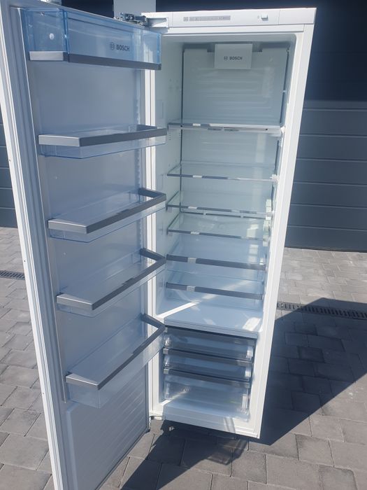 Вмонтований холодильник  BOSCH  вис.187
