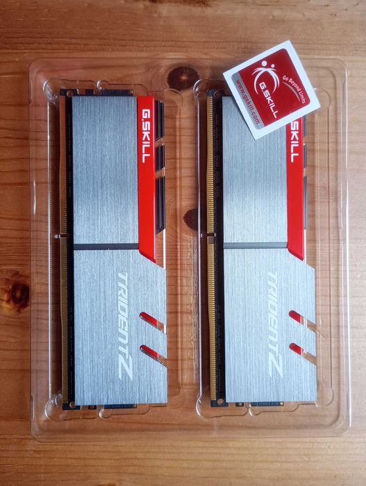 G.SKILL Trident Z 32GB (2x16GB) DDR4-3000 CL1564751292797058123