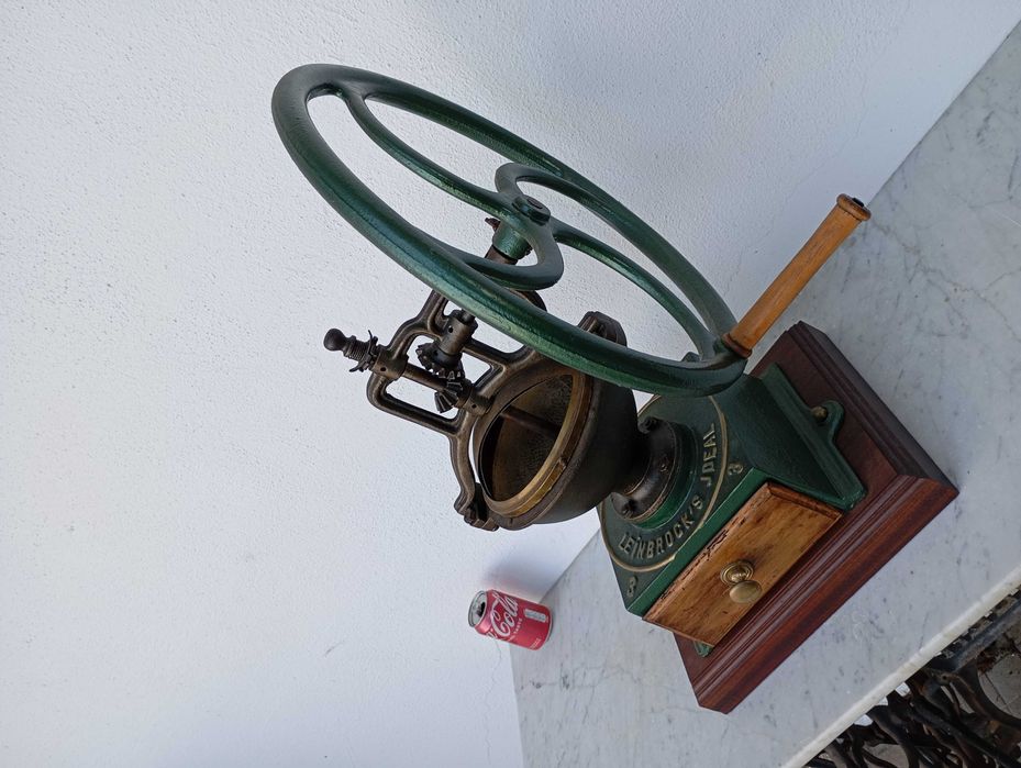 Enorme Moinho de Café Alemão Antigo Restaurado e Funcional Leinbrock's