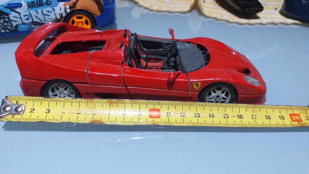 Lote de 54 carrinhos e 1 comboio em ferro