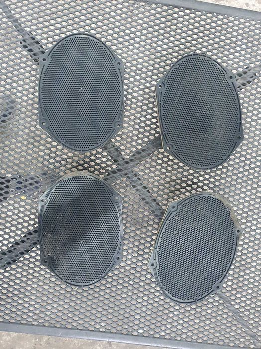 Glosnik glosniki Ford Fiesta mk5 lift 3 drzwi komplet