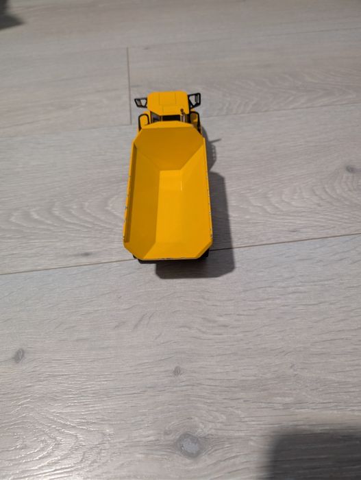 Model ciężarówki budowlanej – SIKU BAU