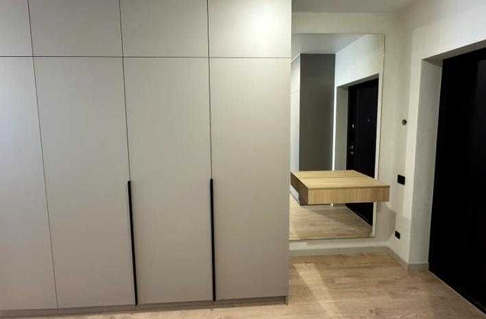 ПРОДАМ 1к квартиру Варшавський 2 Олеся 9А Дорогий ремонт/техніка/меблі